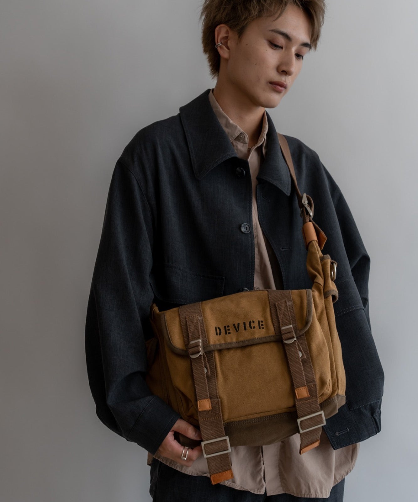 DEVICE Cargo ショルダーバッグ