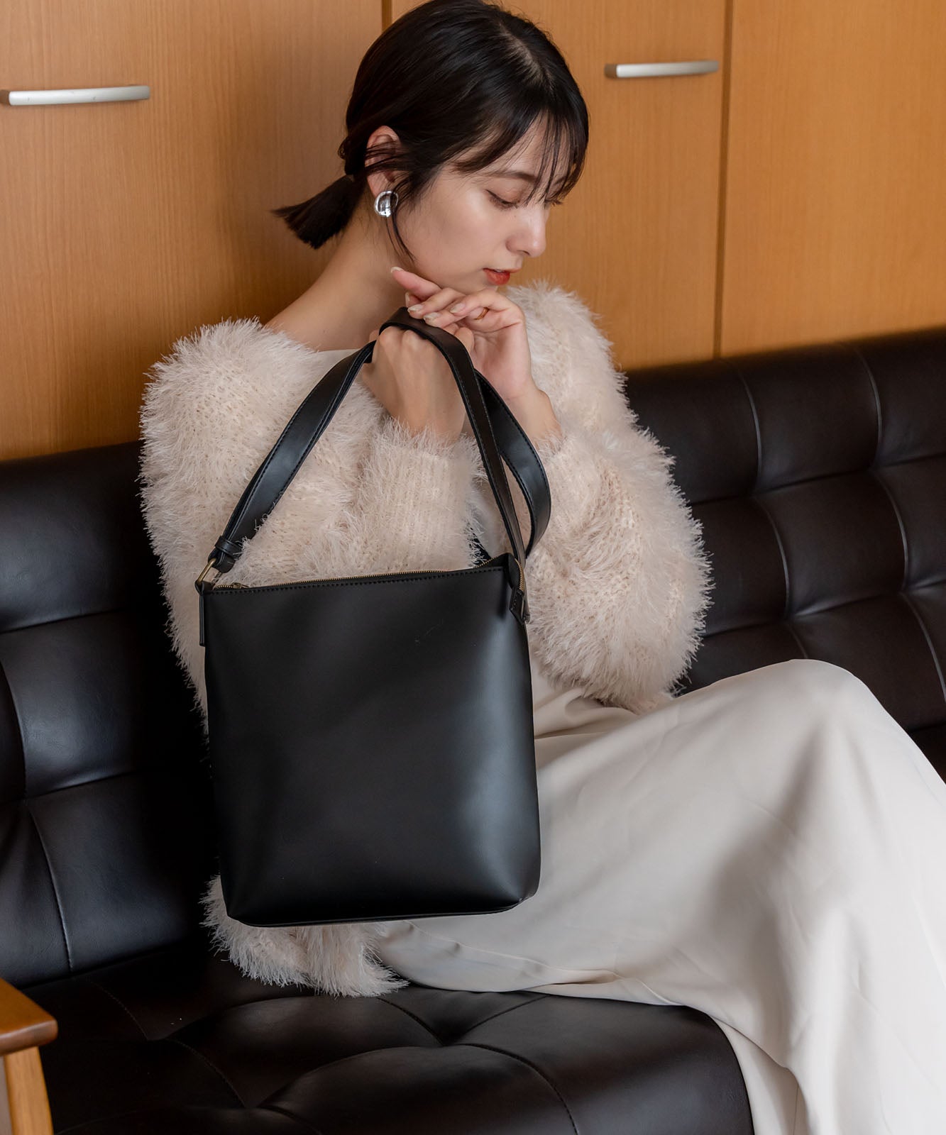 DEVICE フェイクレザー ゴールドカラー ショルダーバッグ