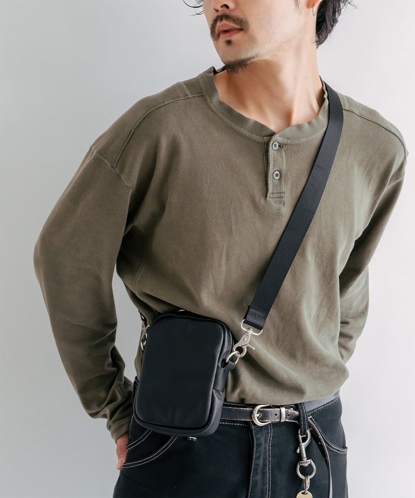 DEVICE+ 本革カウレザー ミニショルダーバッグ