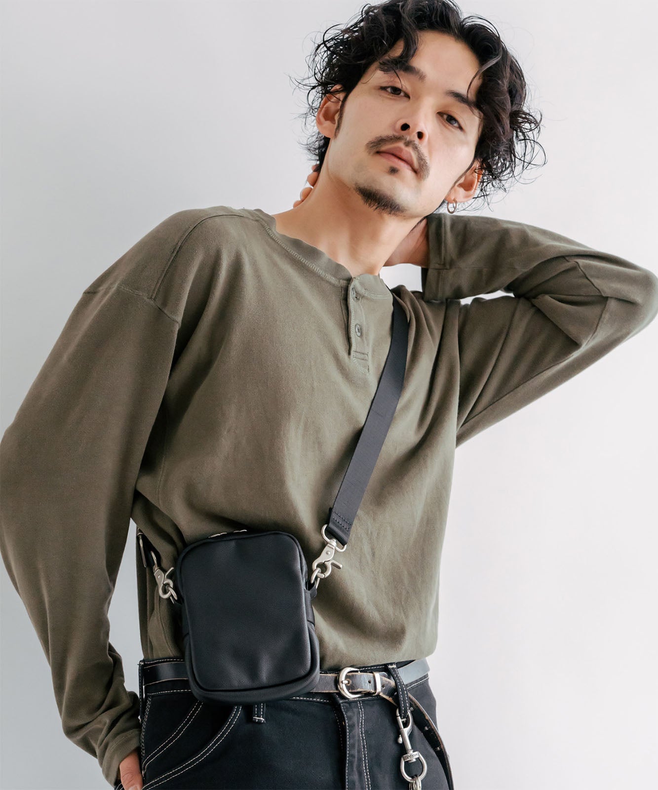 DEVICE+ 本革カウレザー ミニショルダーバッグ