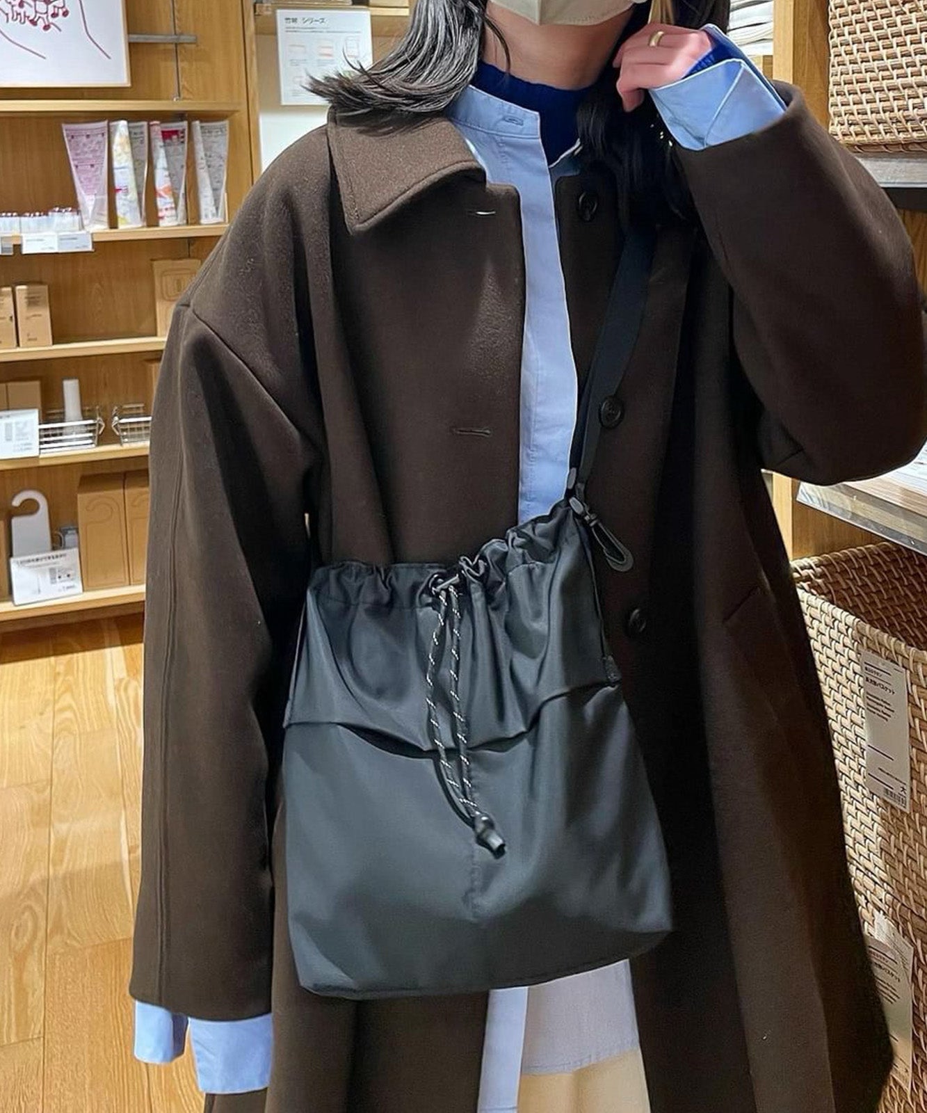 mika×DEVICE カラビナ付き パラコード巾着 ナイロン ショルダーバッグ 巾着バッグ メンズ レディース