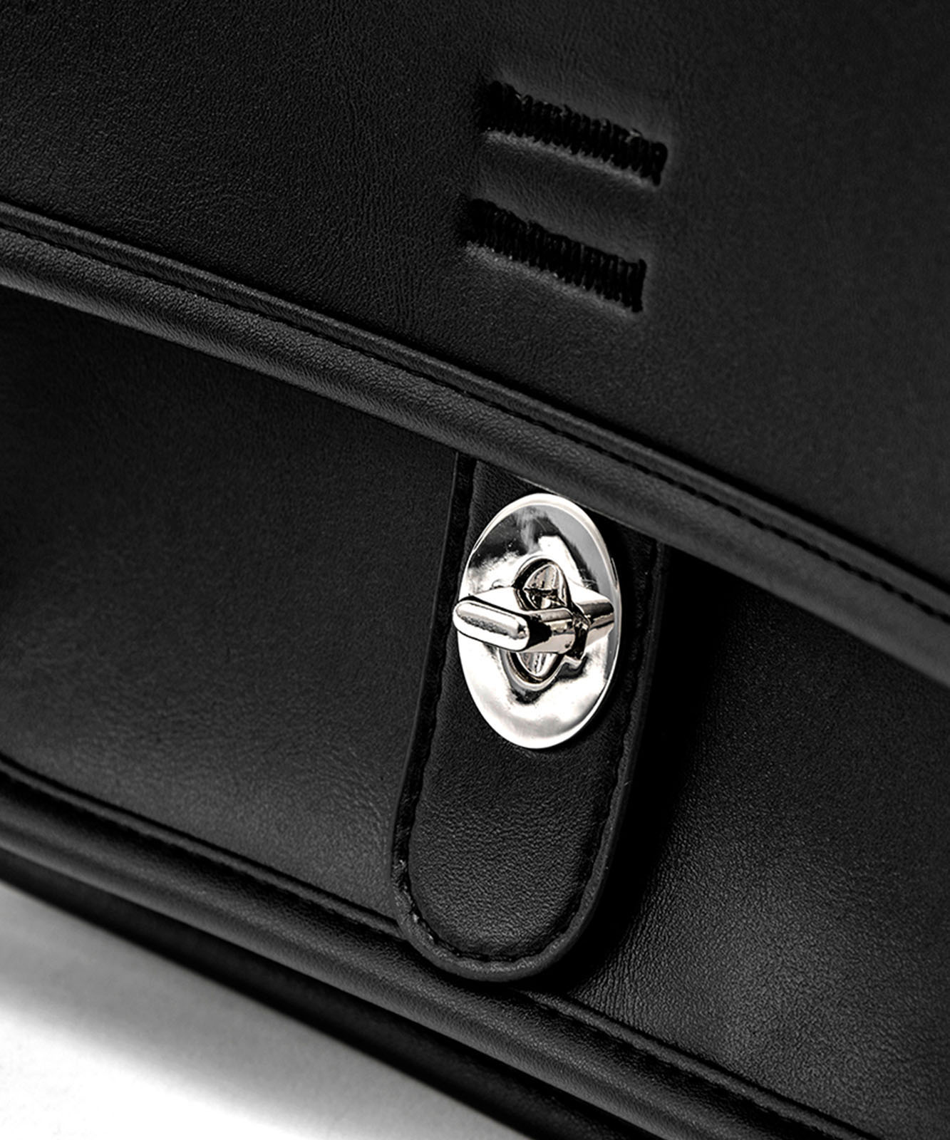 Rename フロントバックル 横型ショルダーバッグ
