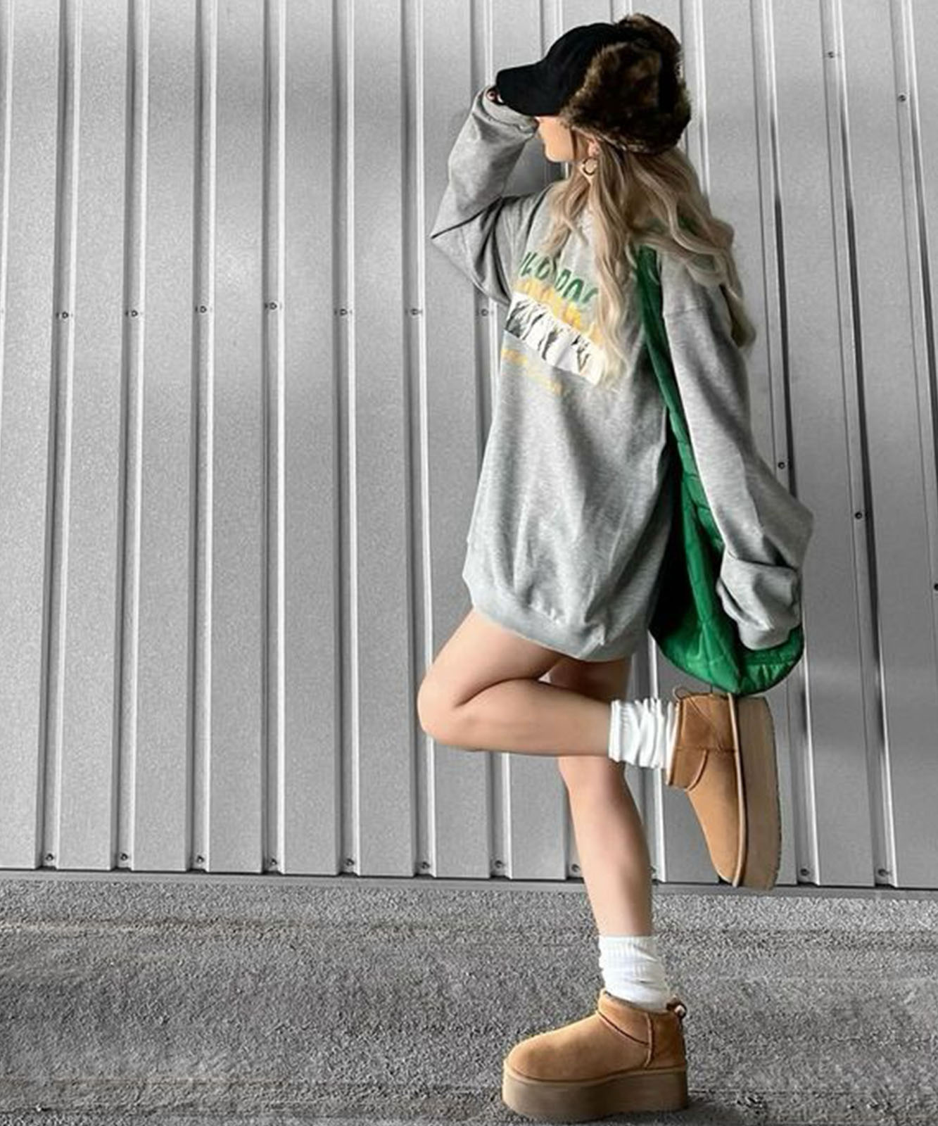 ルーズグラフィックプリント スウェット トレーナー メンズ レディース 秋服 冬服
